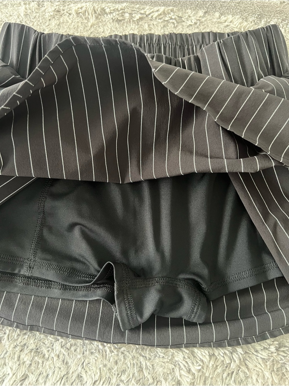 ALO Yoga Black Pinstripe Athletic Skort - Picture 3 of 4